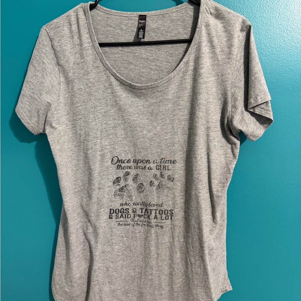 Women's Gray Graphic Scoop Neck Tee - Unbranded